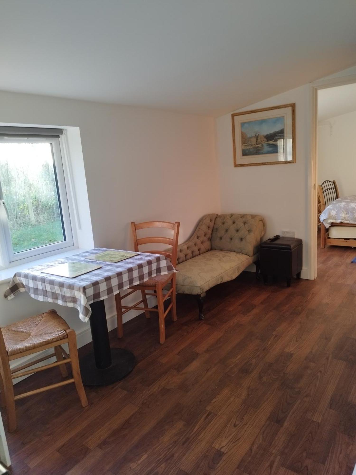 Two Birds Weekly Stay Malmesbury Exterior photo