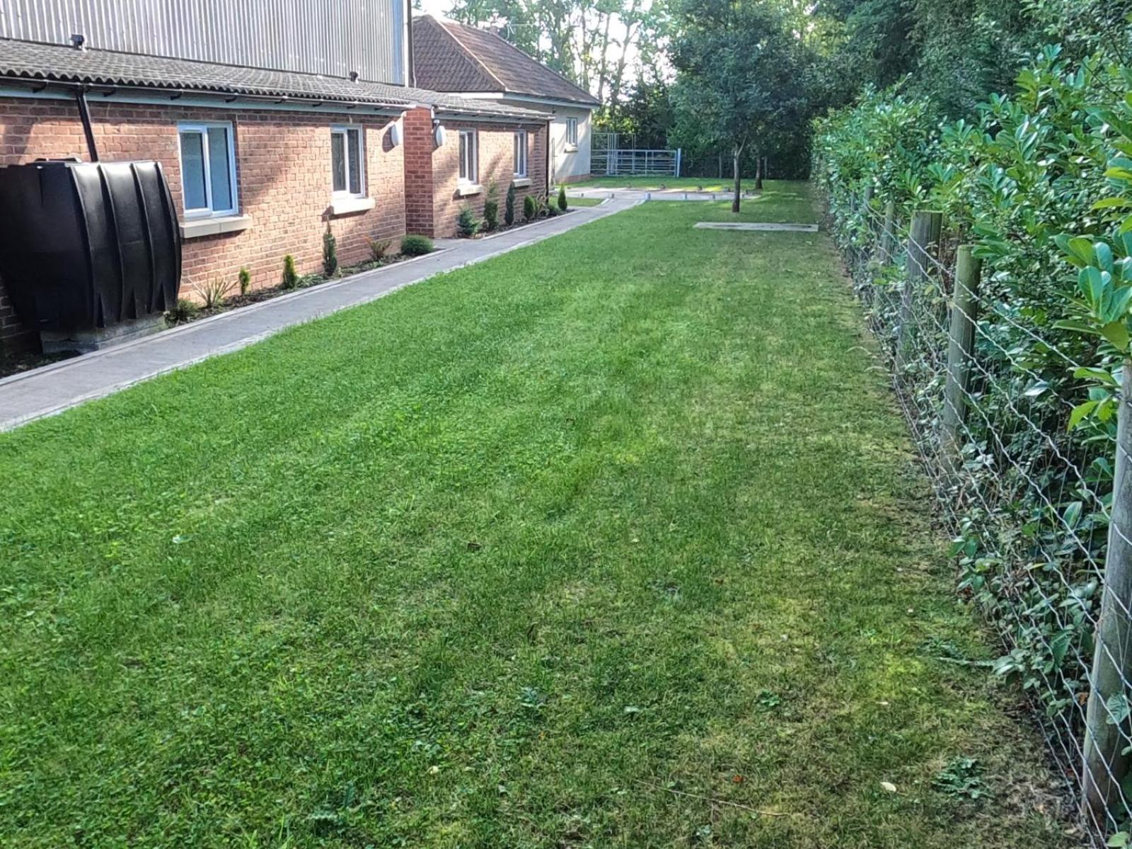 Two Birds Weekly Stay Malmesbury Exterior photo