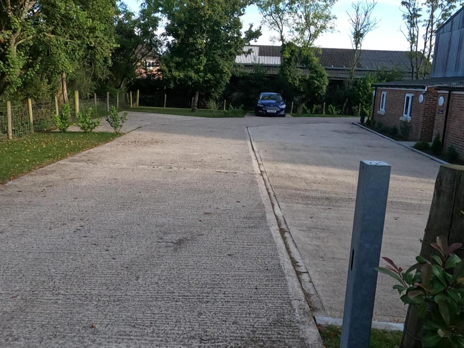 Two Birds Weekly Stay Malmesbury Exterior photo